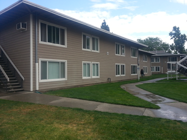 Photo of TRACY VILLAGE APTS. Affordable housing located at 435 E SIXTH ST TRACY, CA 95376
