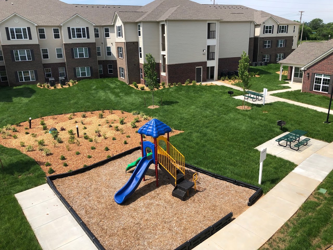 Photo of WOOD FALLS APARTMENTS. Affordable housing located at 201 CARVER LANE LEBANON, TN 37087