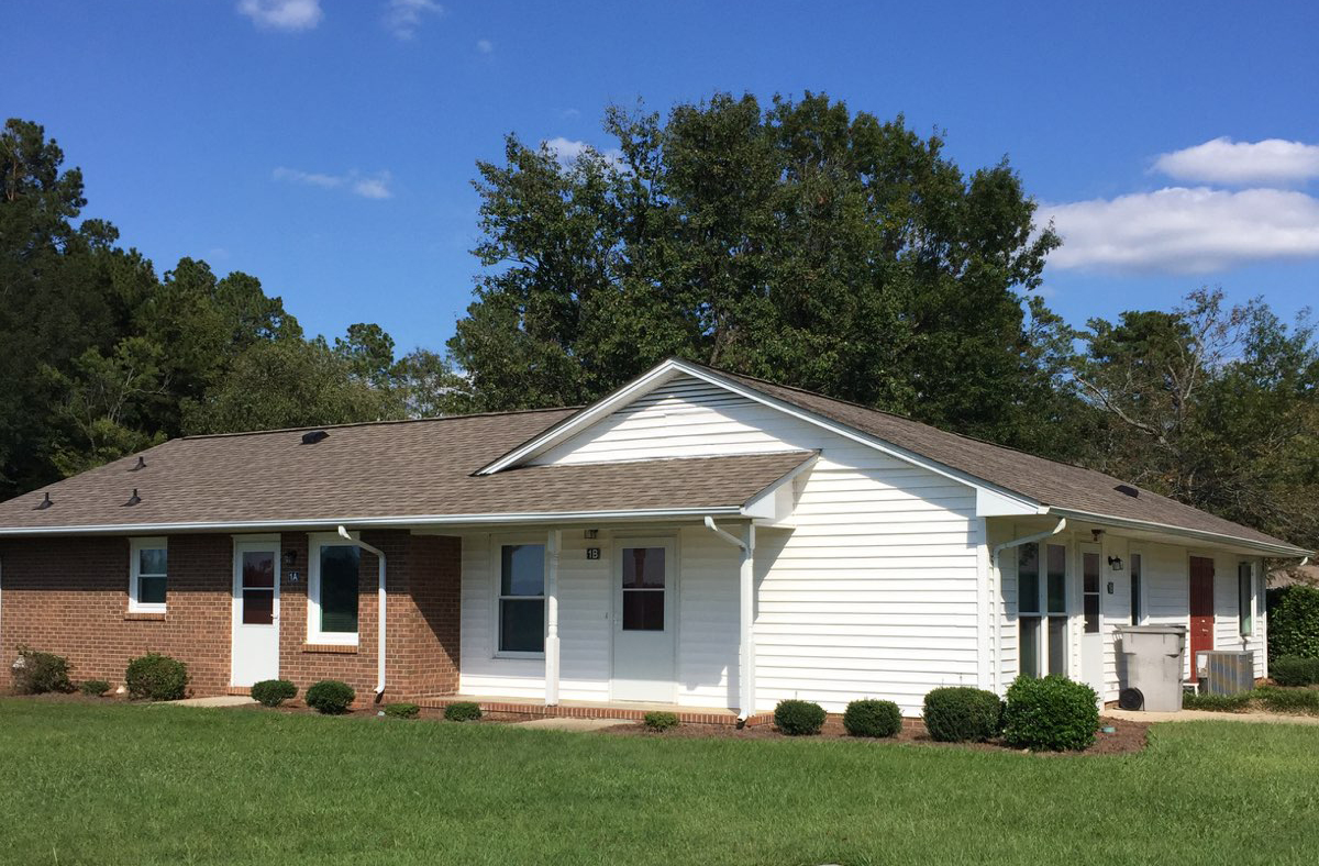 Photo of ROSEWOOD ESTATES I. Affordable housing located at 549 NC 410 HWY BLADENBORO, NC 28320