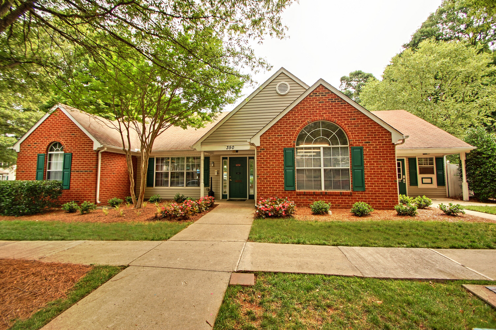 Photo of PARKVIEW APTS. Affordable housing located at 350 COMMERCE CENTRE DRIVE HUNTERSVILLE, NC 28078