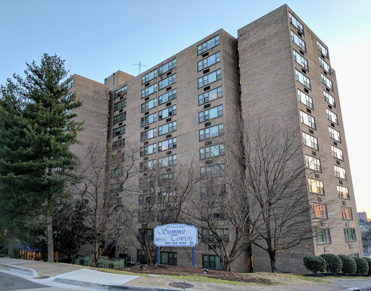 Photo of SUMMIT TOWERS. Affordable housing located at 201 LOCUST ST KNOXVILLE, TN 37902