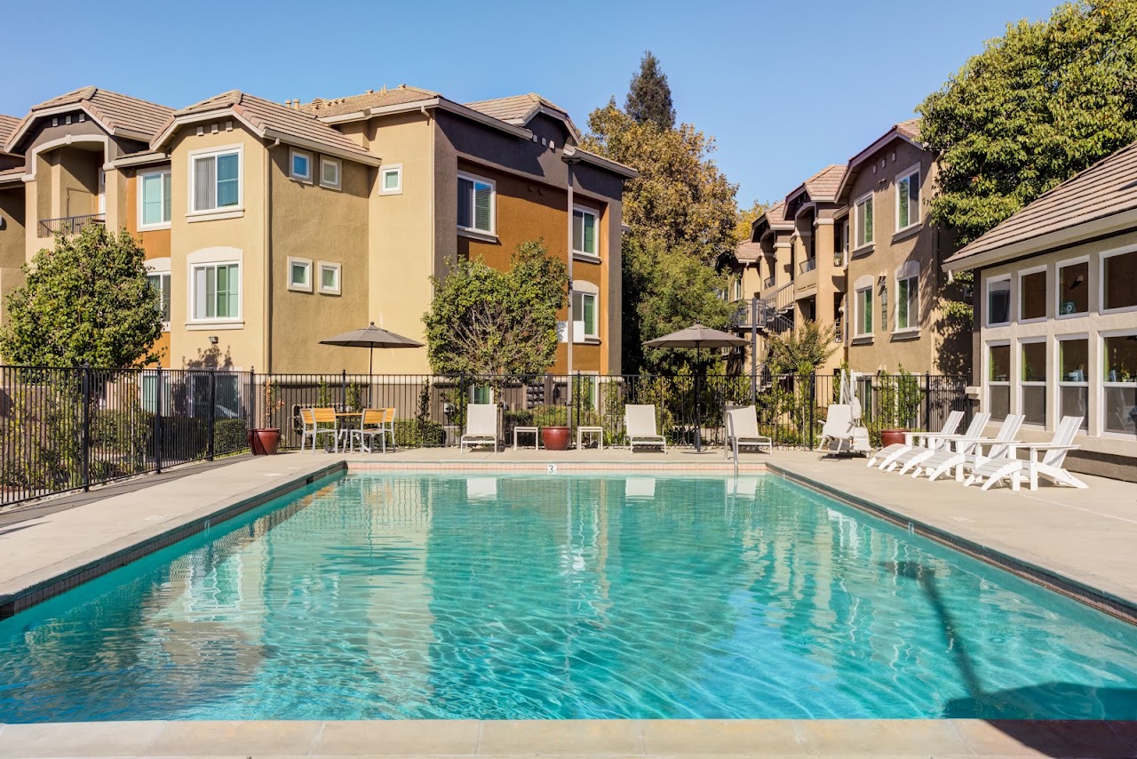 Photo of HIGHLAND CREEK APTS at 800 GIBSON DR ROSEVILLE, CA 95678