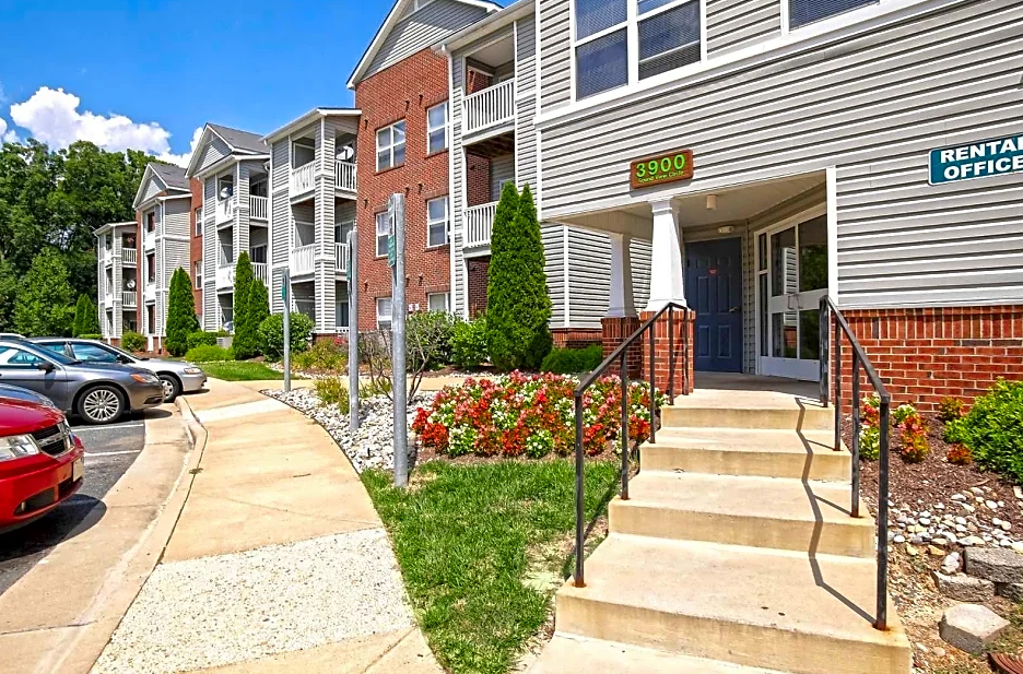 Photo of OAKS (TRIANGLE). Affordable housing located at 3900 SOUNDVIEW CIR TRIANGLE, VA 22172