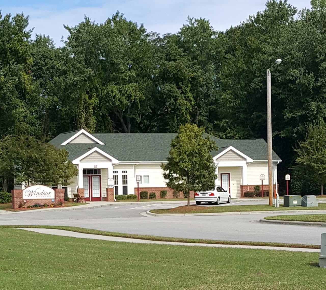 Photo of WINDSOR CROSSING APARTMENTS. Affordable housing located at 105 MEDLEY LANE LUMBERTON, NC 28358