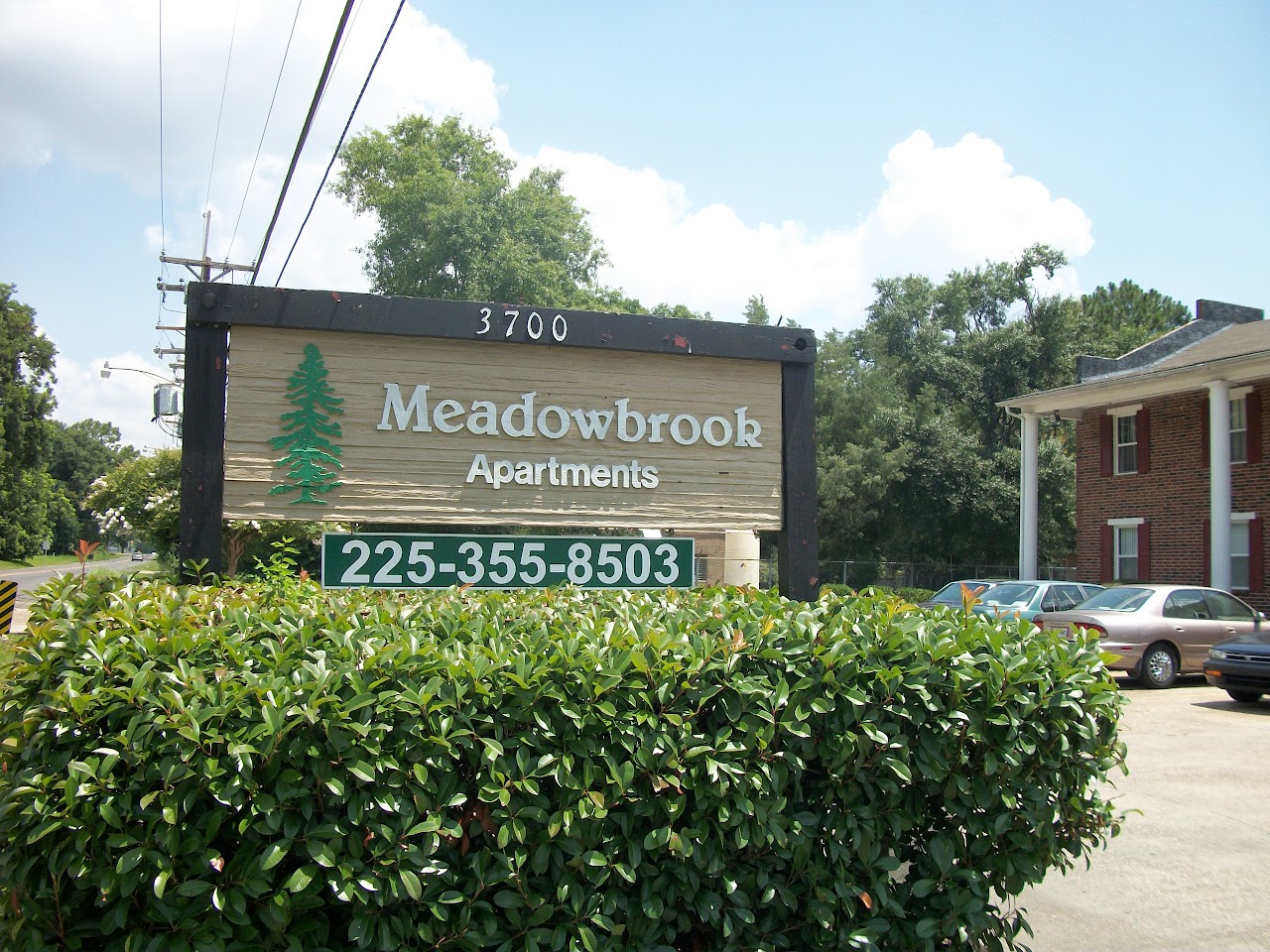 Photo of MEADOWBROOK APARTMENTS at 3700 EAST BROOKSTOWN DR. BATON ROUGE, LA 70805
