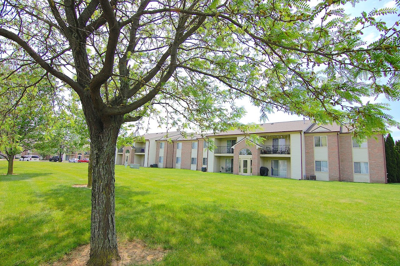 Photo of WALNUT MANOR APTS. Affordable housing located at 125 E OLDFIELD LN MUNCIE, IN 47303