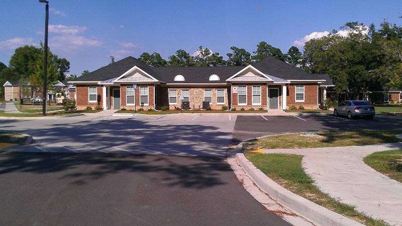 Photo of LAKE POINTE. Affordable housing located at 100 LAKE POINTE AVE SUMMERVILLE, SC 29483