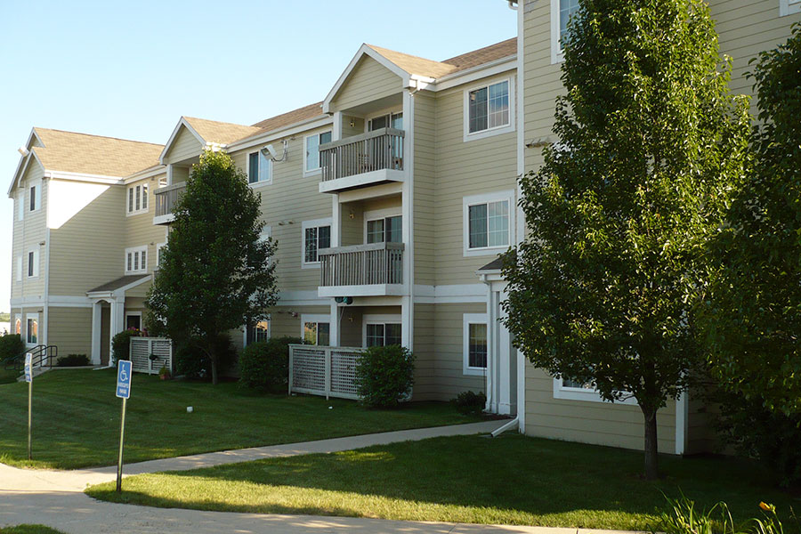 Photo of MEADOW WOOD OF CARROLL. Affordable housing located at 1010 WOODLAND DR CARROLL, IA 51401