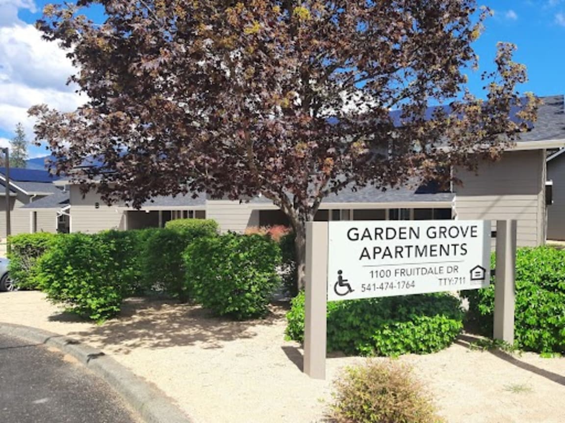 Photo of ROGUE VIEW GARDENS. Affordable housing located at 1100 FRUITDALE DR GRANTS PASS, OR 97527