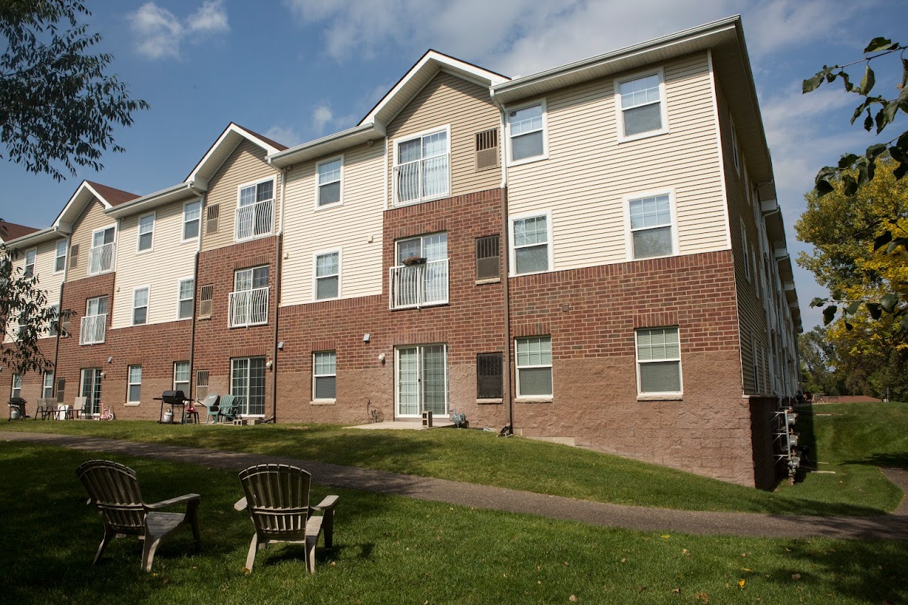 Photo of LAKES RUN APARTMENTS. Affordable housing located at 321 OLD HIGHWAY 8 SW NEW BRIGHTON, MN 55112