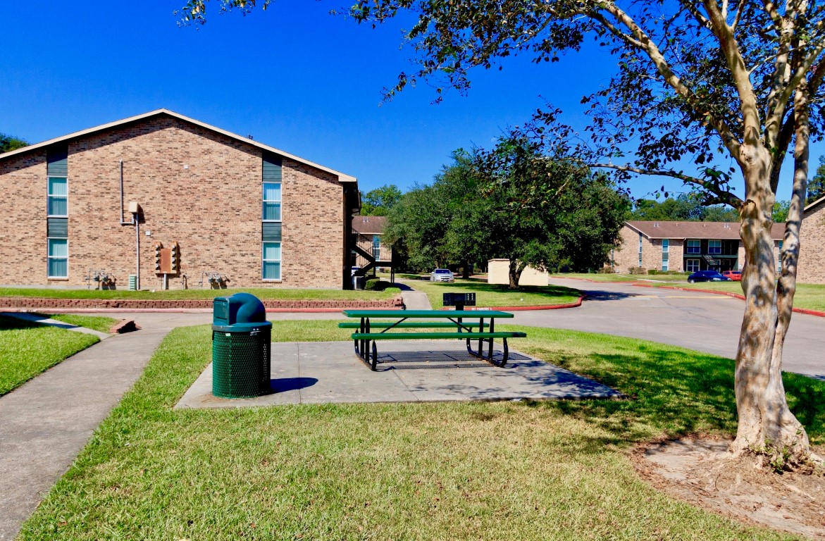 Photo of TIMBERS EDGE APARTMENTS. Affordable housing located at 1075 PINCHBACK RD BEAUMONT, TX 77707