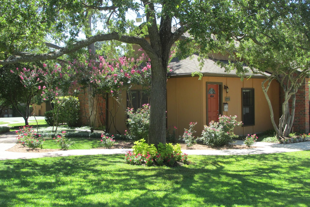 Photo of CLIFF PARK VILLAGE APTS. Affordable housing located at 220 E OVERTON RD DALLAS, TX 75216