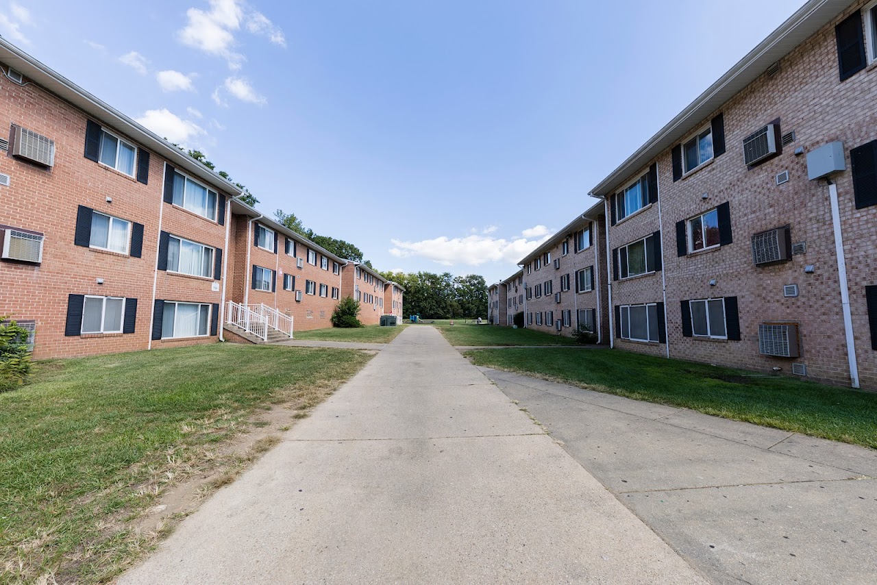 Photo of WOODSIDE GARDENS. Affordable housing located at 701 NEWTOWNE DR ANNAPOLIS, MD 21401