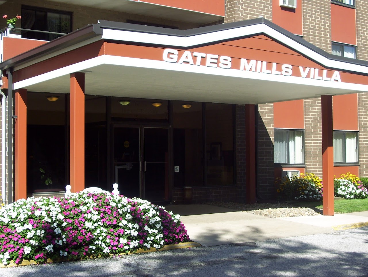 Photo of GATES MILLS VILLA. Affordable housing located at 6755 MAYFIELD RD MAYFIELD HEIGHTS, OH 44124