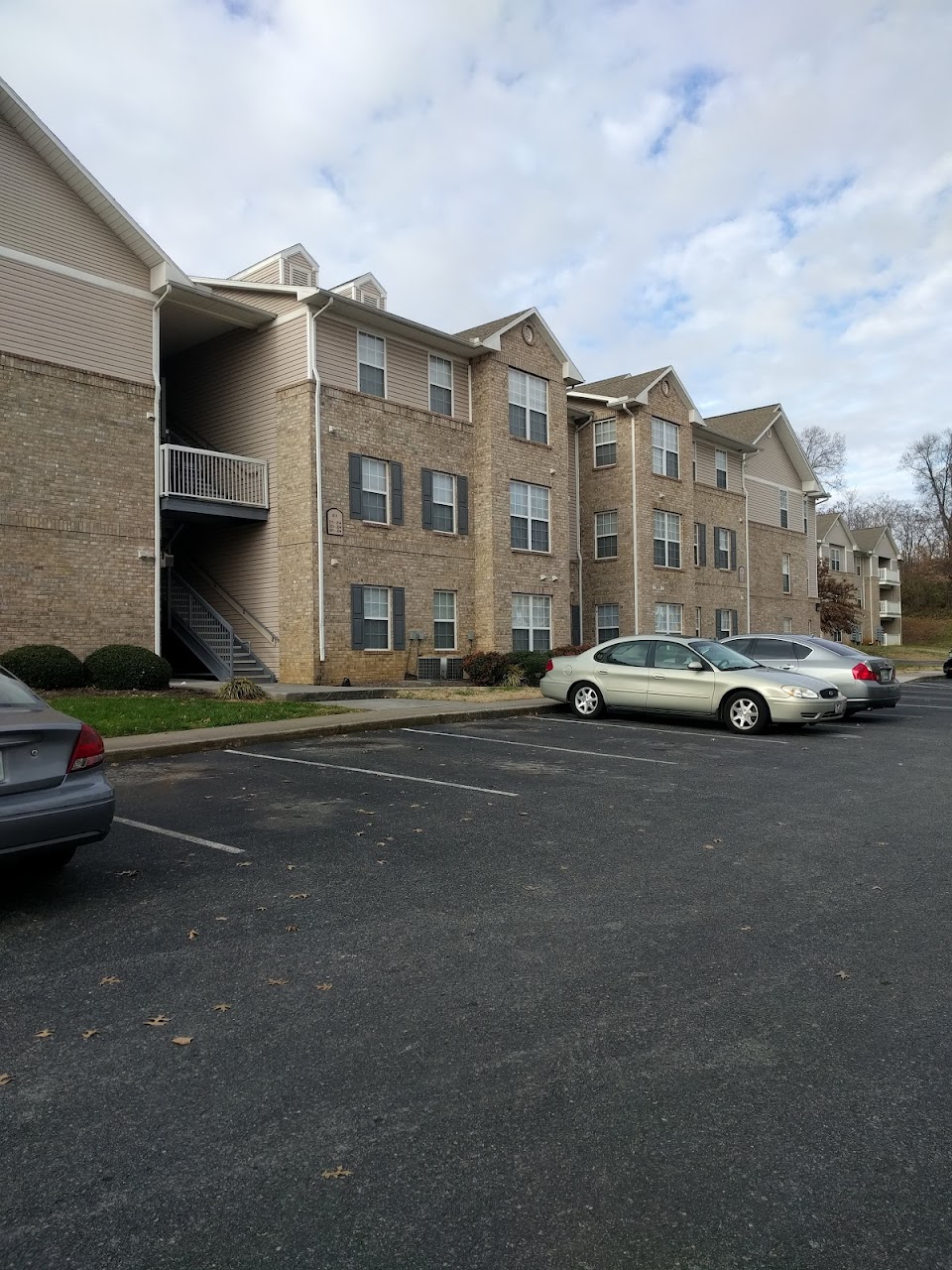Photo of SUTHERLAND PARK APTS. Affordable housing located at 120 SUTHERLAND AVE KNOXVILLE, TN 