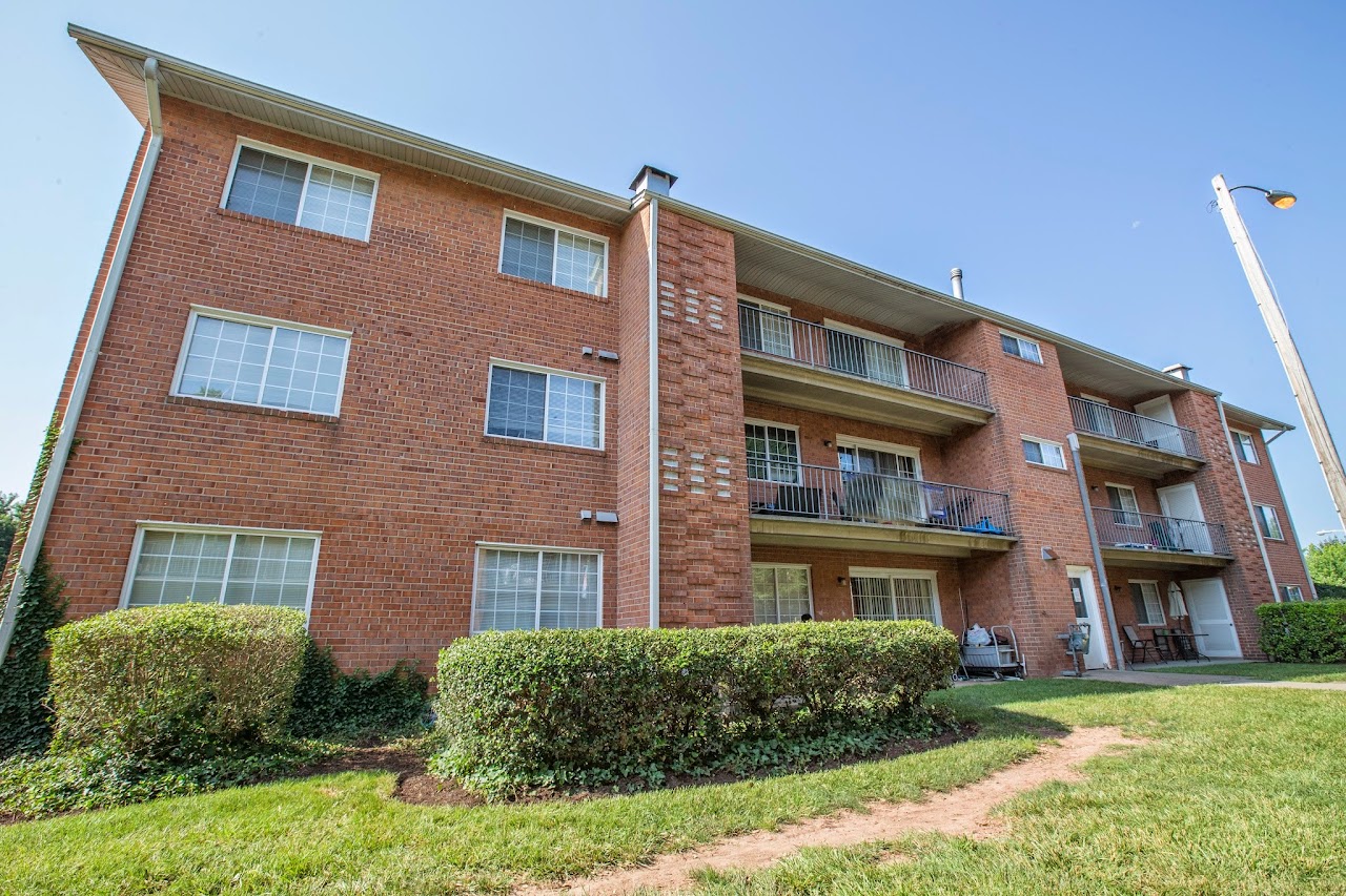Photo of SIGNAL HILL. Affordable housing located at 8711 SIGNAL HILL RD MANASSAS, VA 20110