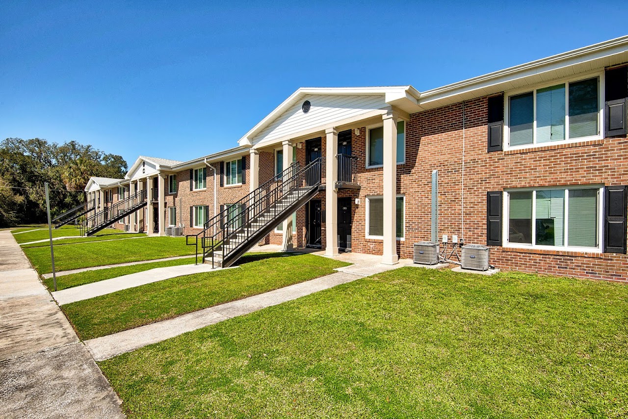 Photo of CEDAR PARK. Affordable housing located at 377 NW BASCOM NORRIS DRIVE LAKE CITY, FL 32055