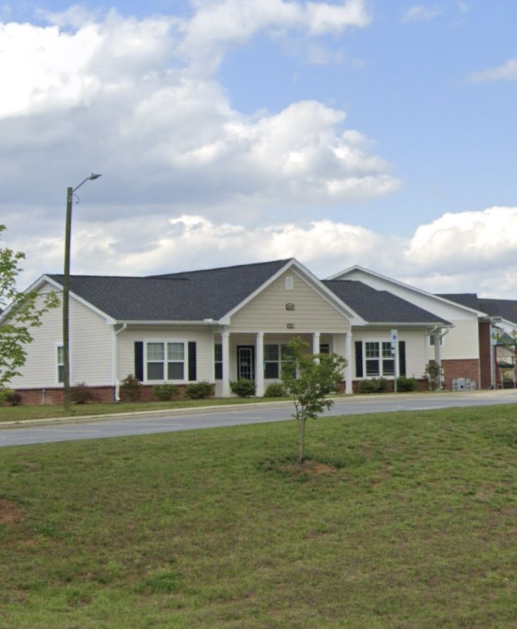 Photo of PHILLIP'S RIDGE. Affordable housing located at 200 MCDOWELL HIGH DRIVE MARION, NC 28752