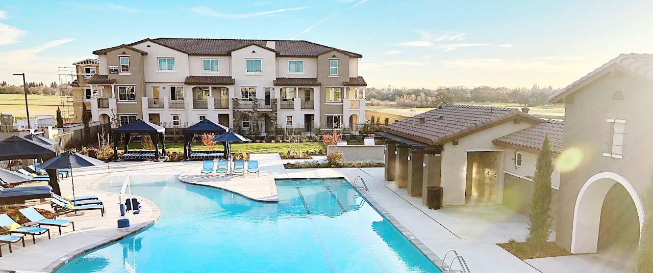 Photo of CAMPUS OAKS APARTMENTS PHASE 1 at 500 ROSEVILLE PARKWAY ROSEVILLE, CA 95747